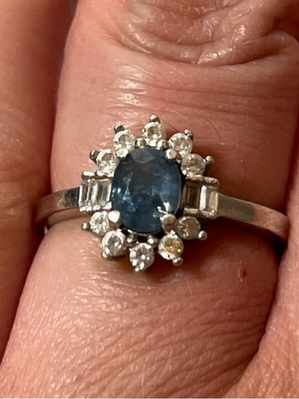 Sterling Silver Blue Sapphire Halo Ring
Size 6
Stamped